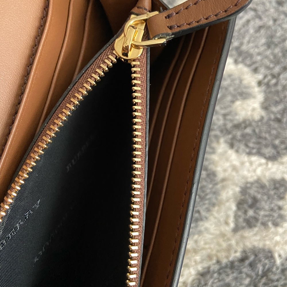 Burberry studded wallet - Picture 8 of 11